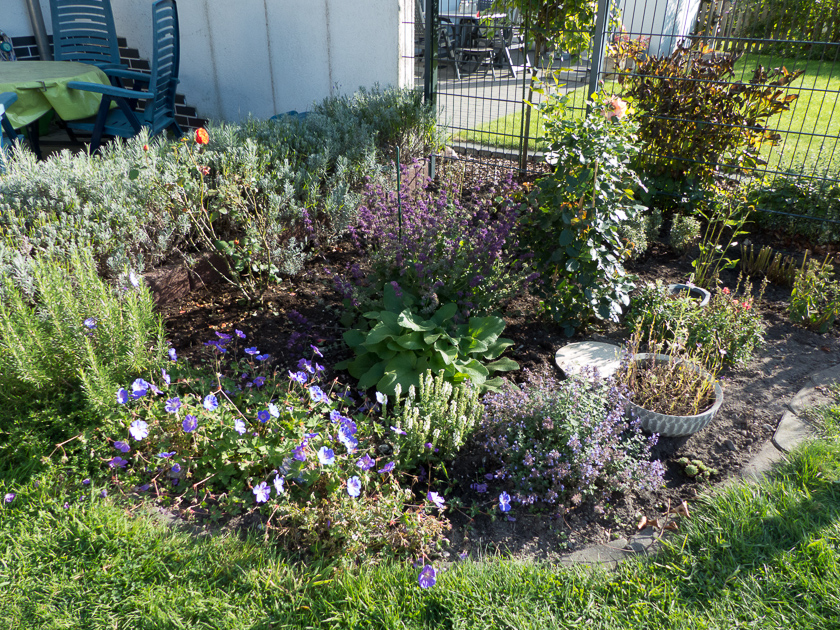 Terrassenbeet ohne Hecke