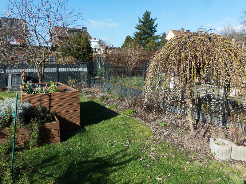 Blick auf die rechte Gartenhälfte